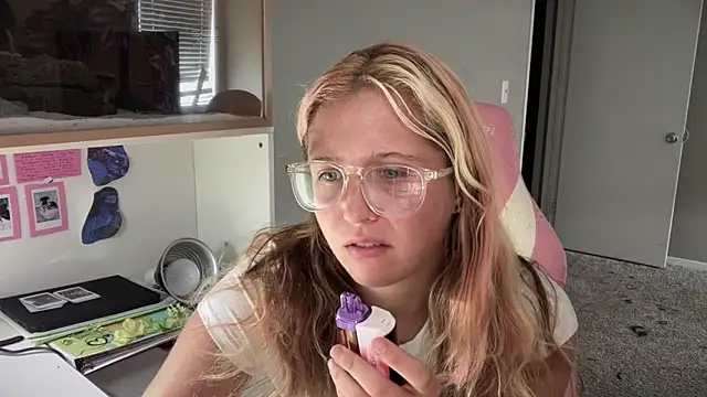 MUSCLEMOMMY1365 webcam