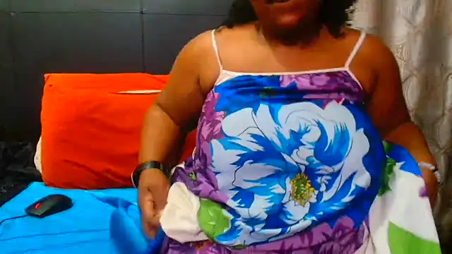 NaugthyEroticNipple webcam