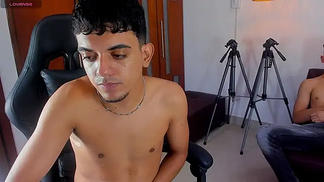 Crazy_porkys webcam