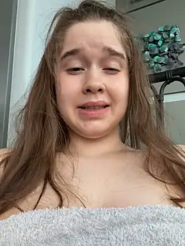 hornygirlh (G young) - 2 FINGER IN PUSSY