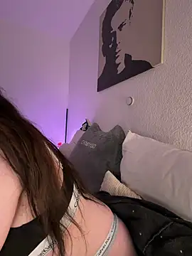 EllyNora Live Webcam on Stripchat