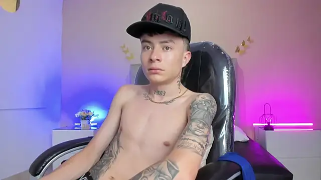 Nascary_Fox webcam