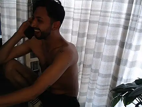 thomass1018 - Thomass1018's free webcam - UK Sex Cams