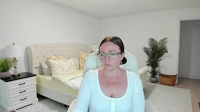 vika73 - Vika73's free webcam - UK Sex Cams
