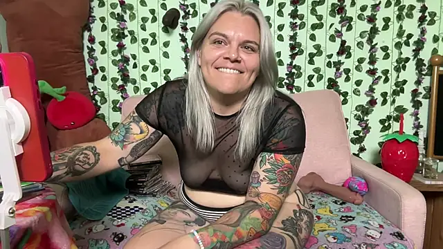 CherryBombBomb webcam