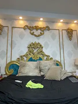 LucyLeah webcam
