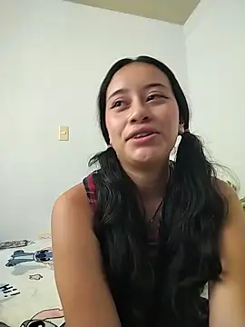 L0lita_Emi12 webcam