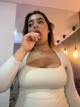 Antonella_Julieta webcam