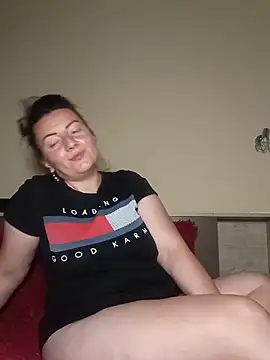 Sweetredvelvet webcam