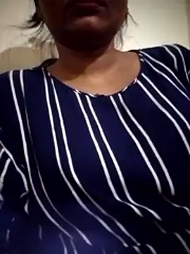 Saniya_Gs webcam