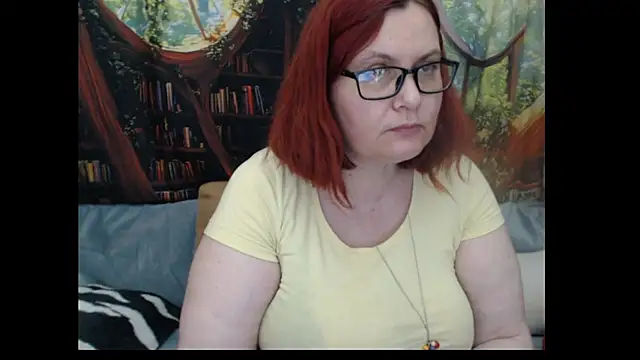 PlayfullMature webcam