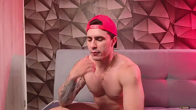 Latino_stud4u webcam