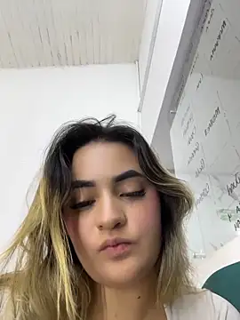 Antonella_Julieta webcam