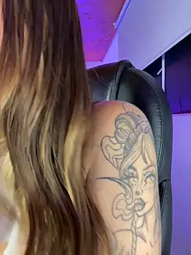 Isabella18_pink webcam