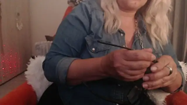 Divineblond webcam