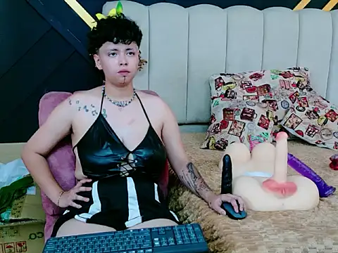 NikiEvanz webcam