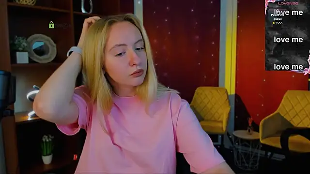 mila_glow1 webcam