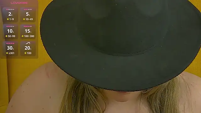 ZoeSkyee webcam