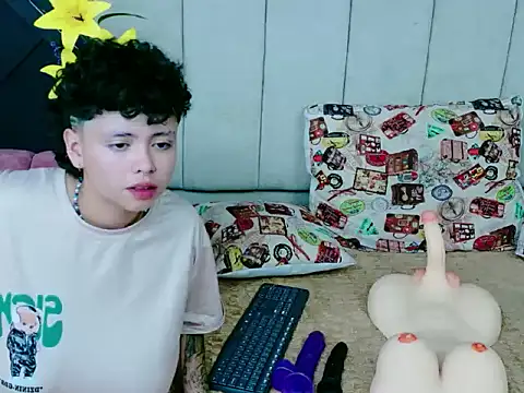 NikiEvanz webcam