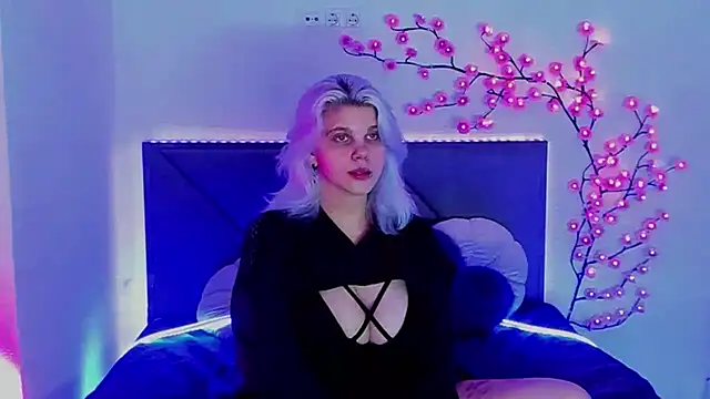 JoannLowe webcam
