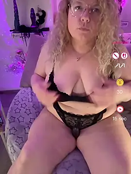 CurvyAnonymousGirl89 webcam