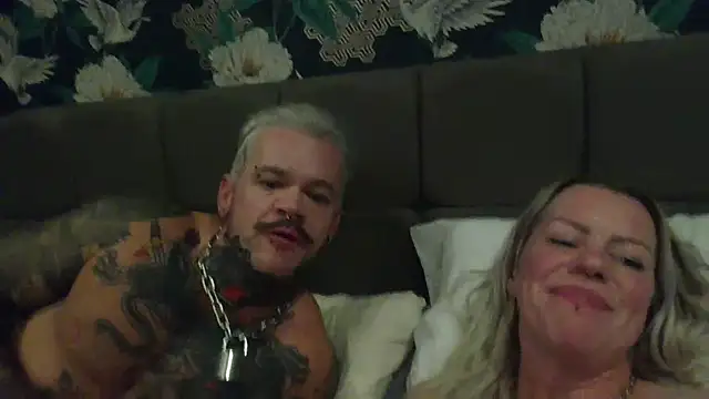 trans_man_and_his_dom webcam