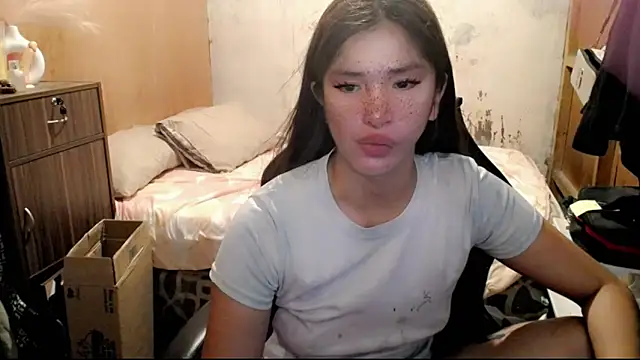 yanaleciousxx webcam