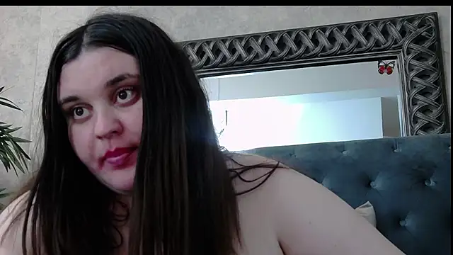 SaraElise webcam