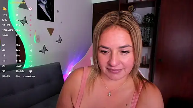 luciamature_ webcam