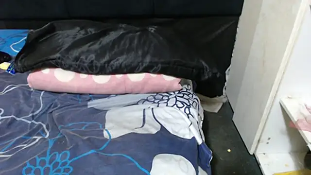 SweetHotBabby18 webcam
