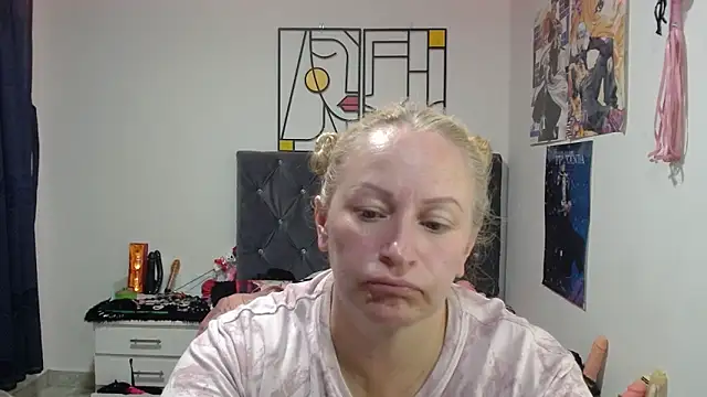 emperabigbootybigass webcam