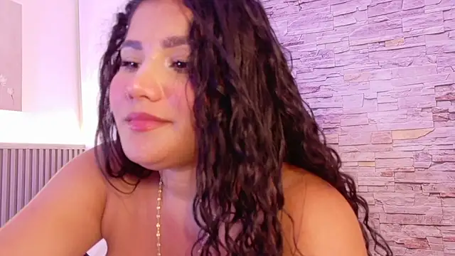 chat cam to cam Liz Monserrat 1