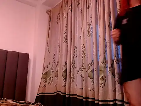 saara_johnson496 webcam