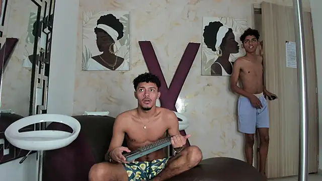 COUPLES_BOYS webcam