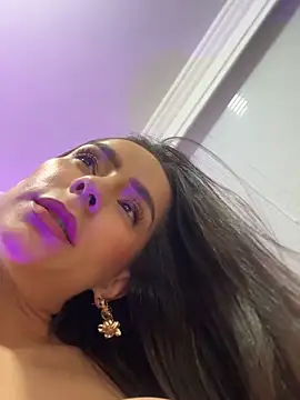 Mau_White webcam