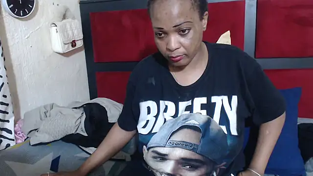 MaximTease24 webcam