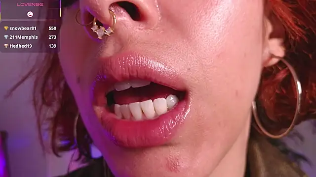 bri_von_dhara__ webcam