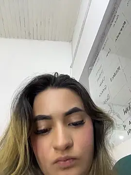 Antonella_Julieta webcam