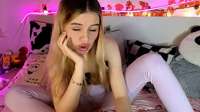 nicollewetpussy webcam