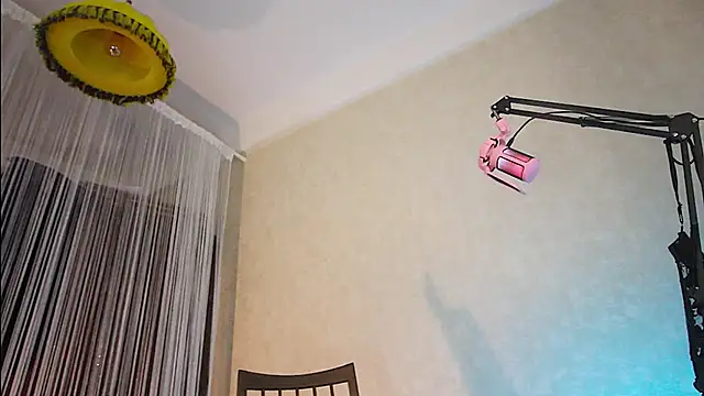 CrazyPinky webcam