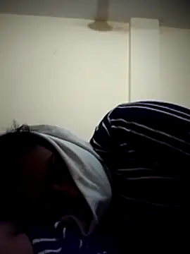 Saniya_Gs webcam