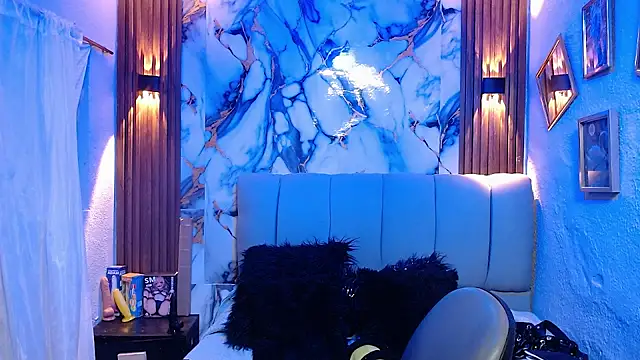 madisson_768 webcam