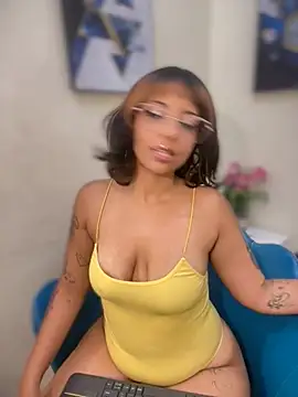 LeylaKnox