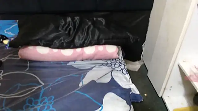 SweetHotBabby18 webcam
