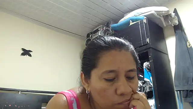 adrixxx38 webcam