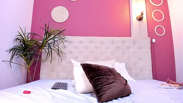 GabyRouge webcam