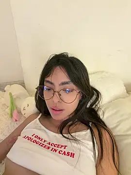 ZaraLuuv webcam