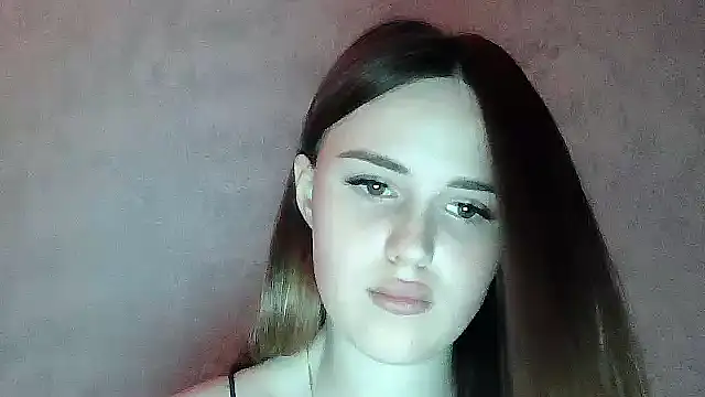 SweetLoraa webcam
