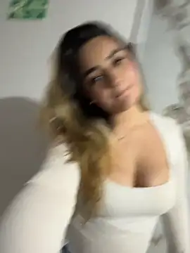 Antonella_Julieta webcam