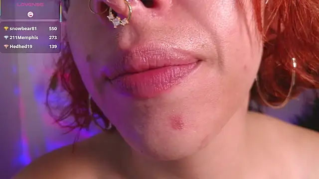 bri_von_dhara__ webcam
